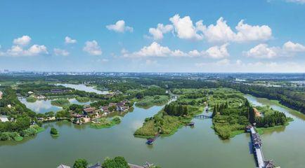 沙(sha)家(jia)浜(bang)入選(xuan)首批江(jiang)蘇(su)省(sheng)紅色旅(lv)遊融合(he)發(fa)展(zhan)示(shi)範(fan)項(xiang)目(mu)