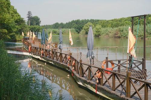 在沙家浜遇(yu)見(jian)最(zui)美(mei)打(da)鐵(tie)花(hua) 江(jiang)浙滬周(zhou)邊(bian)遊的詩意(yi)煙(yan)火(huo)